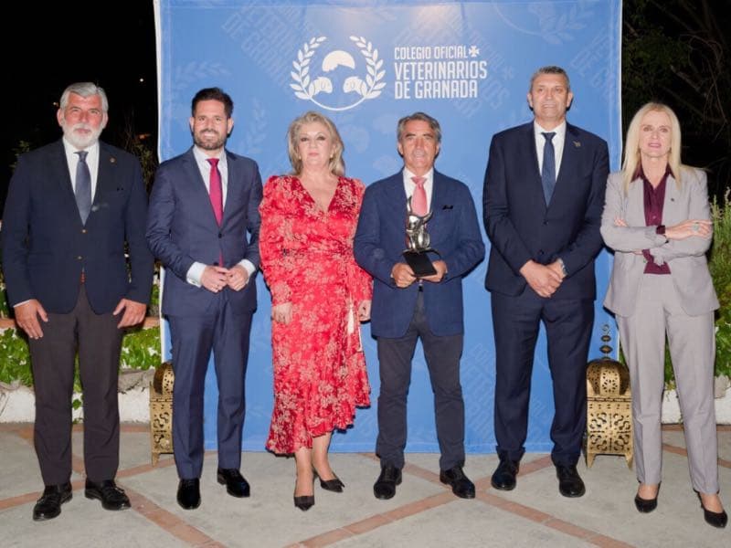 Victorino Martín recibe en Granada el reconocimiento al mejor toro de la Feria del Corpus 2025